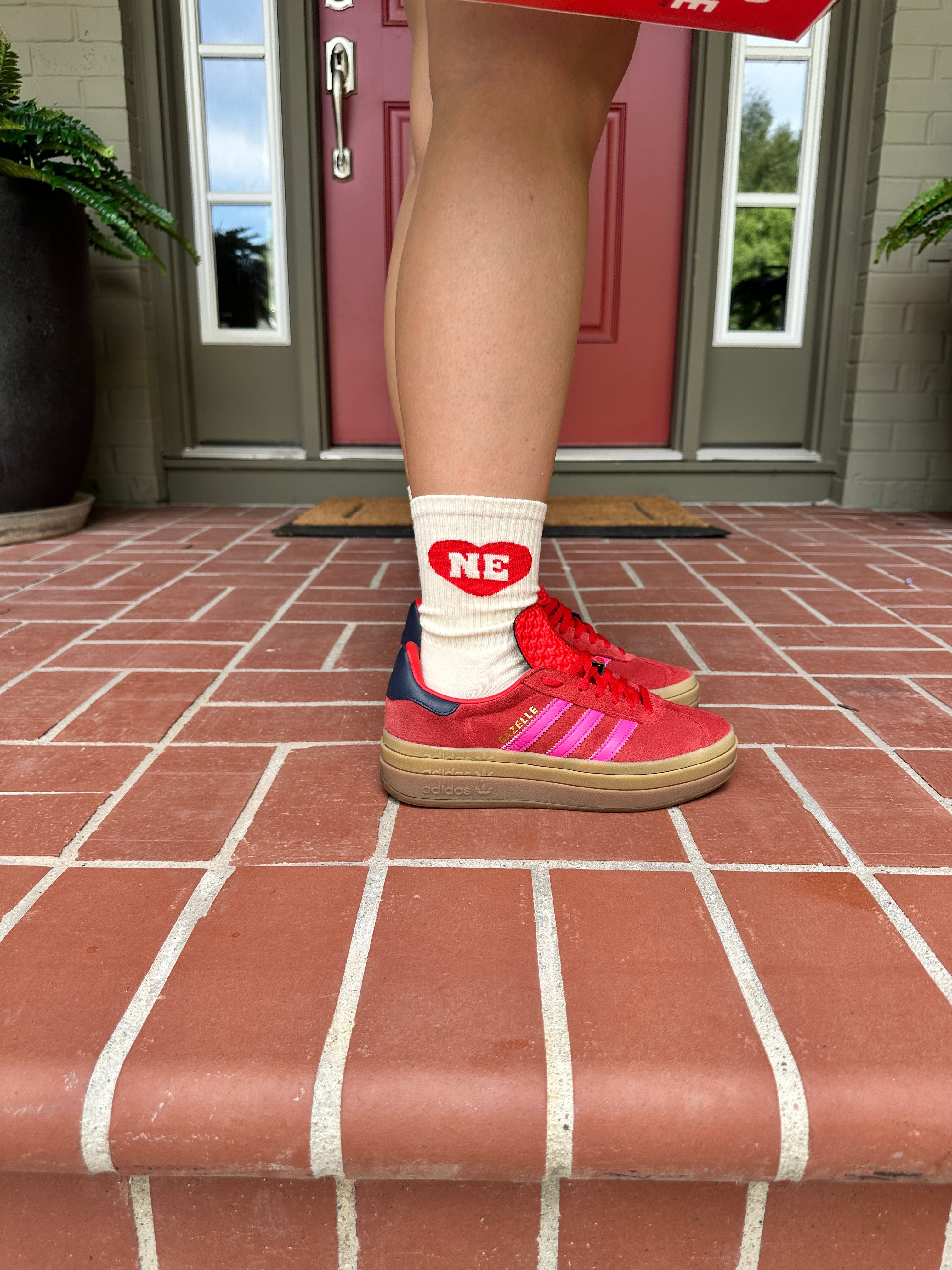 NE Heart Crew Socks